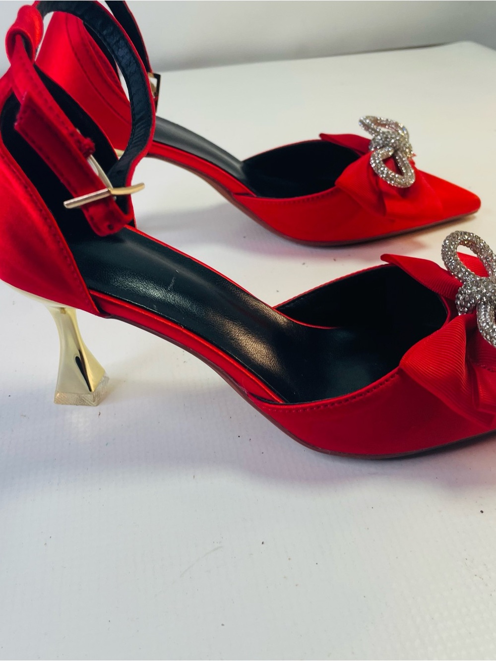 Source Unknown Red Pointed-Toe Heels with Bow and Crystal Accent - Picture 3 of 6